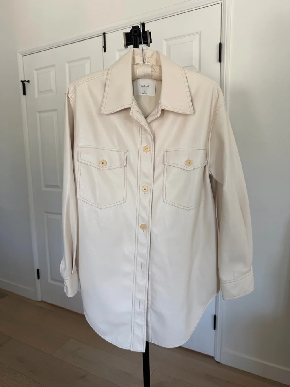 Aritzia Wilfred Vegan Leather Ganna Shirt Jacket in Birch, size S, NWT